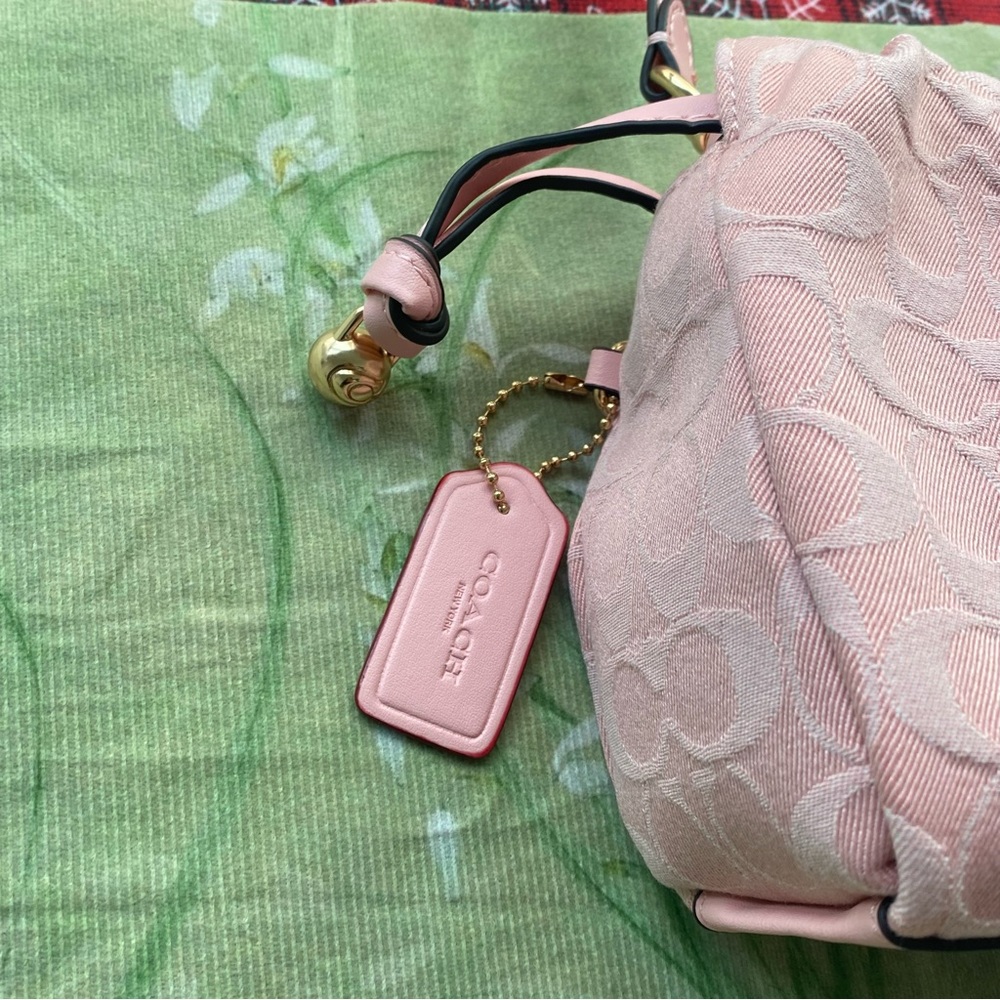 Coach Pink Signature Jacquard Shoulder Bag with Gold Hardware - Picture 4 of 9